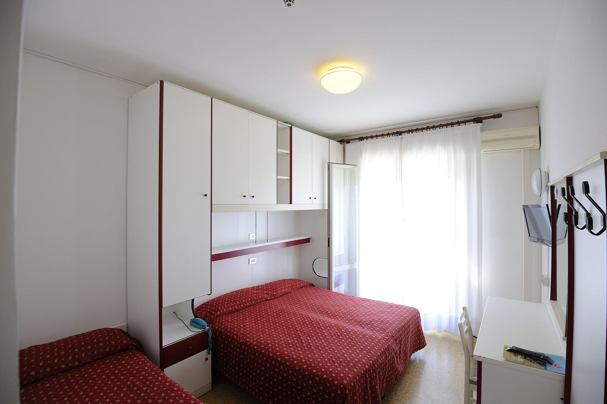 Hotel Jadran Лідо-ді-Єзоло Екстер'єр фото