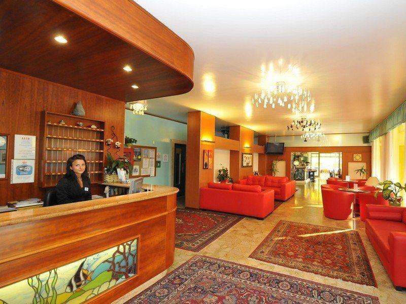 Hotel Jadran Лідо-ді-Єзоло Екстер'єр фото