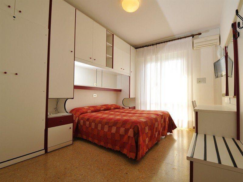 Hotel Jadran Лідо-ді-Єзоло Екстер'єр фото