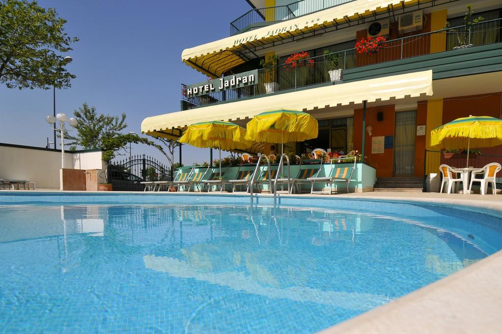 Hotel Jadran Лідо-ді-Єзоло Екстер'єр фото